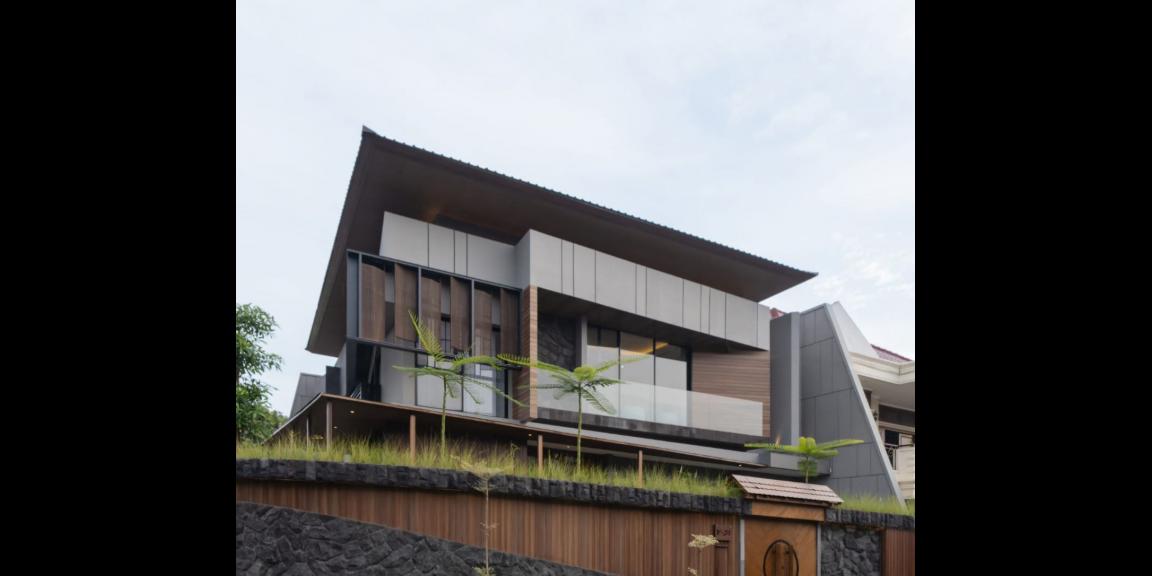 TURUN HARGA!!! Rumah Mewah Baru Gress Siap Huni Lokasi Manyar Kertoardi Sukolilo Surabaya TURUN HARGA!!! Rumah Mewah Baru Gress Siap Huni Lokasi Manyar Kertoardi Sukolilo Surabaya