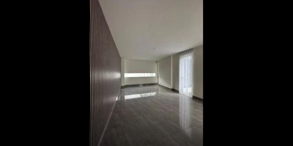 Rumah Private Pool Siap Huni di Perumahan Royal Residence Wiyung Surabaya Barat Rumah Private Pool Siap Huni di Perumahan Royal Residence Wiyung Surabaya Barat