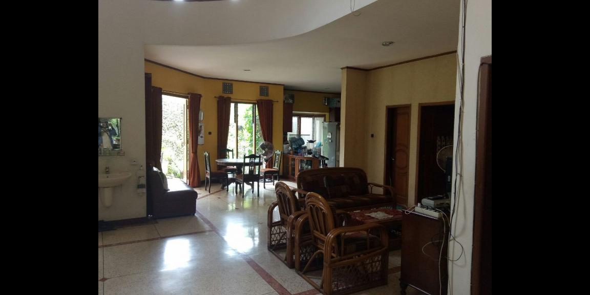 Rumah Luas Istimewa Full Jati Lokasi Gayungsari Barat Surabaya Rumah Luas Istimewa Full Jati Lokasi Gayungsari Barat Surabaya