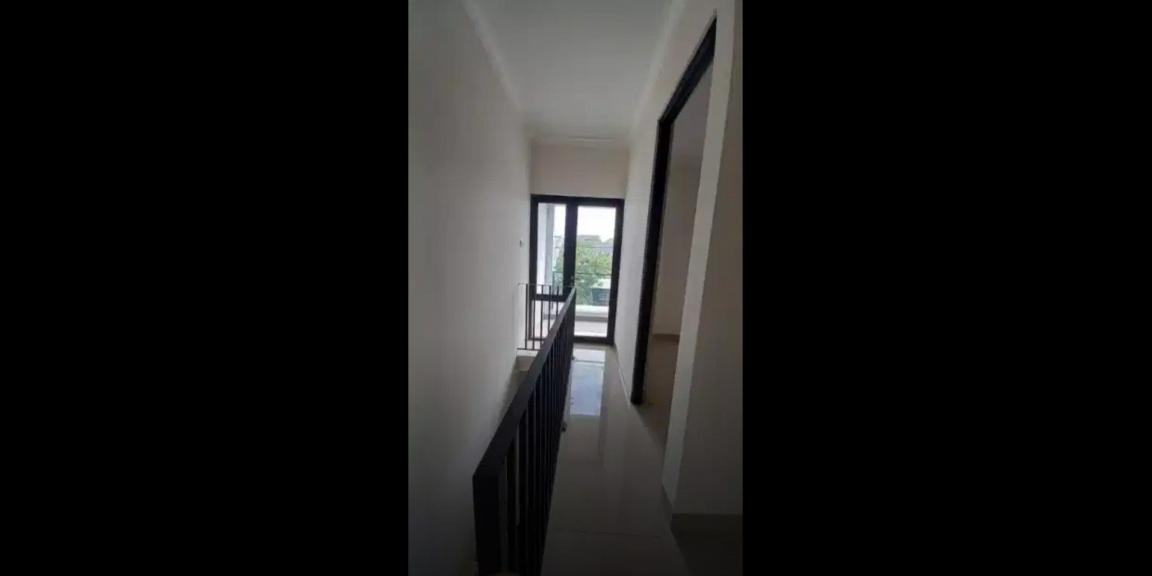 Rumah Baru 2 Lantai Perumahan Royal Paka Rungkut Surabaya Timur Rumah Baru 2 Lantai Perumahan Royal Paka Rungkut Surabaya Timur