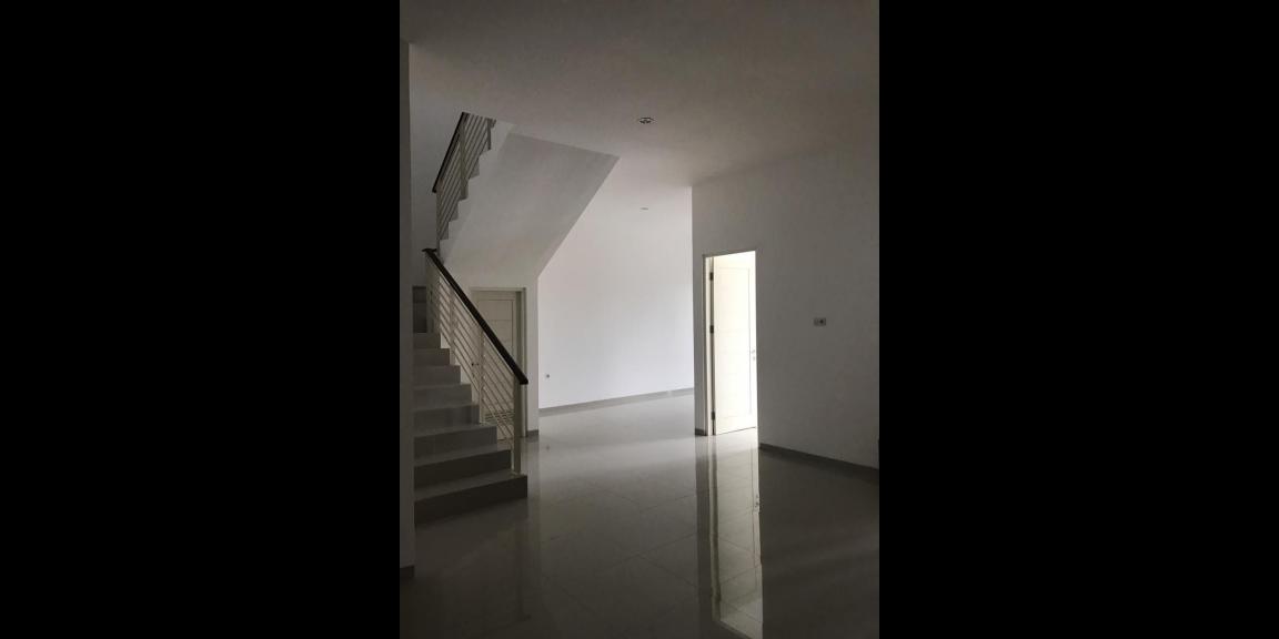 Rumah Baru Lebar 9 di Perumahan Semolowaru Elok Sukolilo Surabaya Rumah Baru Lebar 9 di Perumahan Semolowaru Elok Sukolilo Surabaya