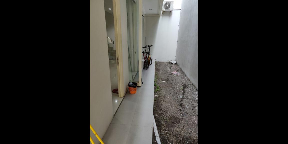 Dijual Rumah Full Furnished Perumahan Elite The Gayungsari Surabaya Selatan Dijual Rumah Full Furnished Perumahan Elite The Gayungsari Surabaya Selatan