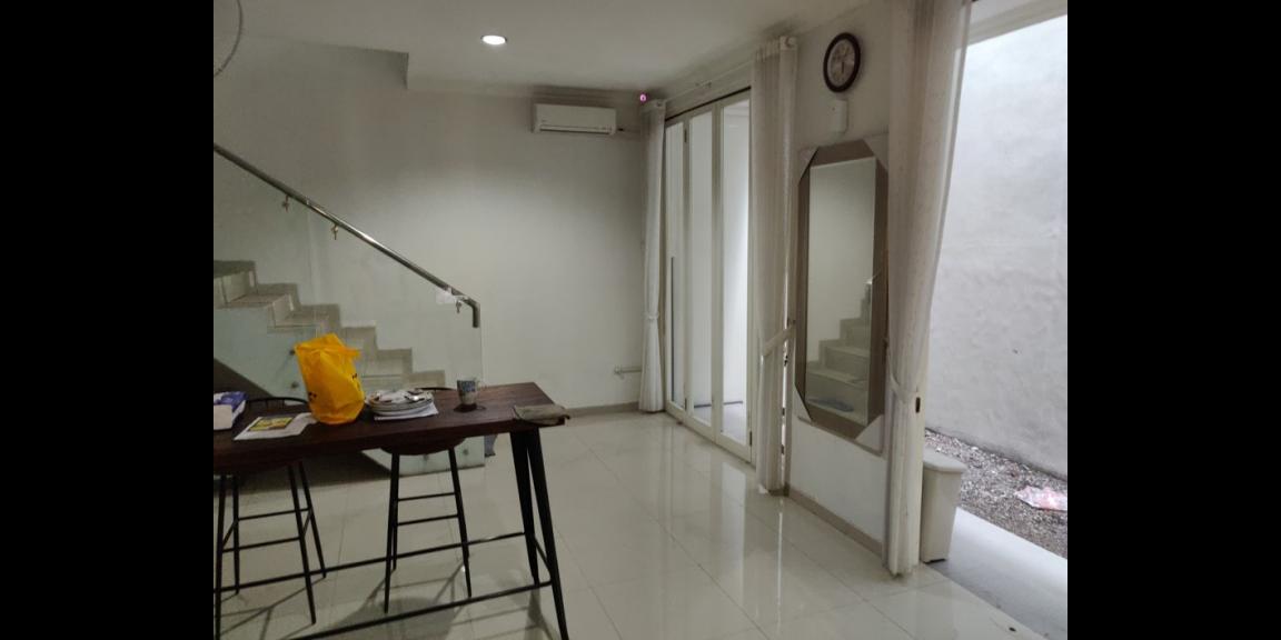 Dijual Rumah Full Furnished Perumahan Elite The Gayungsari Surabaya Selatan Dijual Rumah Full Furnished Perumahan Elite The Gayungsari Surabaya Selatan