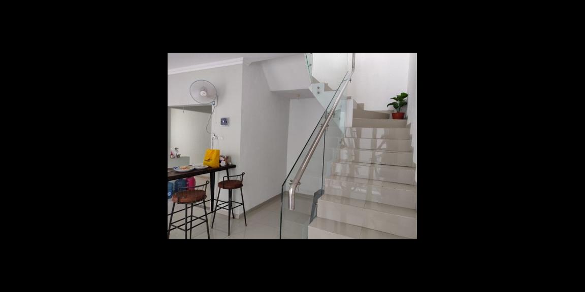 JUAL CEPAT! Rumah Full Furnished Perumahan Elite The Gayungsari Surabaya Selatan JUAL CEPAT! Rumah Full Furnished Perumahan Elite The Gayungsari Surabaya Selatan