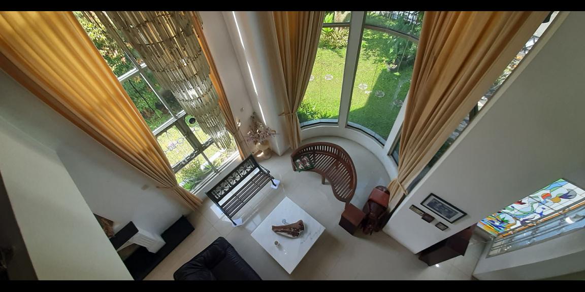 RUMAH DUA LANTAI GAYA AMERIKA SEMI FURNISHED SAYAP SETIABUDI BANDUNG RUMAH DUA LANTAI GAYA AMERIKA SEMI FURNISHED SAYAP SETIABUDI BANDUNG