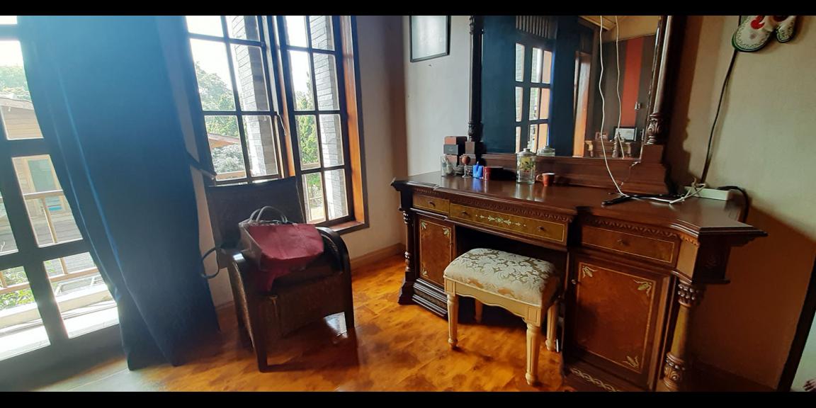 RUMAH DUA LANTAI GAYA AMERIKA SEMI FURNISHED SAYAP SETIABUDI BANDUNG RUMAH DUA LANTAI GAYA AMERIKA SEMI FURNISHED SAYAP SETIABUDI BANDUNG