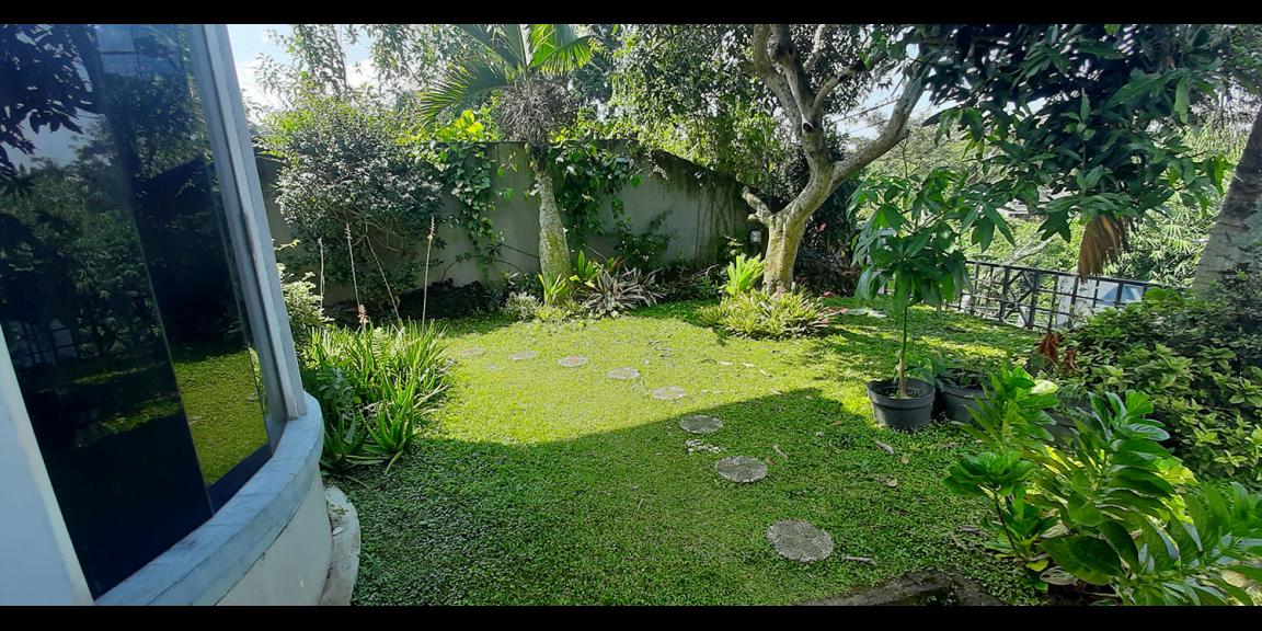 RUMAH DUA LANTAI GAYA AMERIKA SEMI FURNISHED SAYAP SETIABUDI BANDUNG RUMAH DUA LANTAI GAYA AMERIKA SEMI FURNISHED SAYAP SETIABUDI BANDUNG