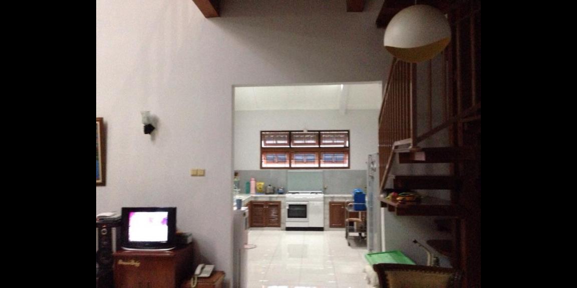 Ruang makan dan dapur Ruang makan dan dapur