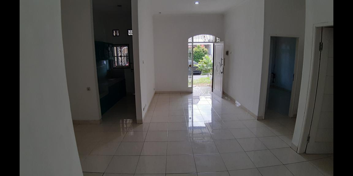 Disewakan Rumah 3 + 1 Kamar Tidur Bukit Serpong Mas Tangerang Selatan Disewakan Rumah 3 + 1 Kamar Tidur Bukit Serpong Mas Tangerang Selatan