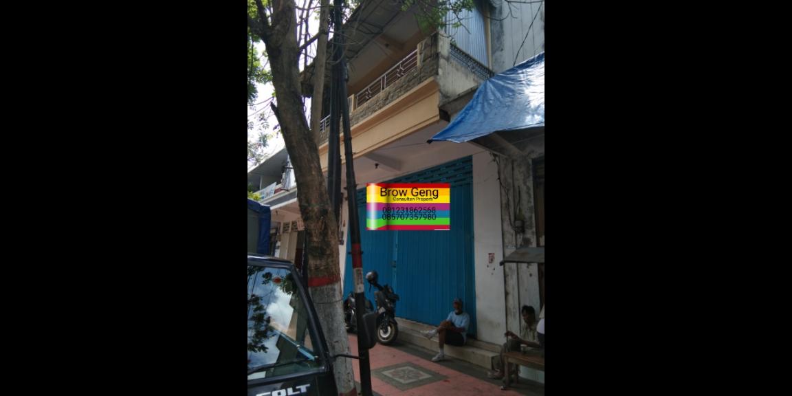 Tampak depan samping Tampak depan samping