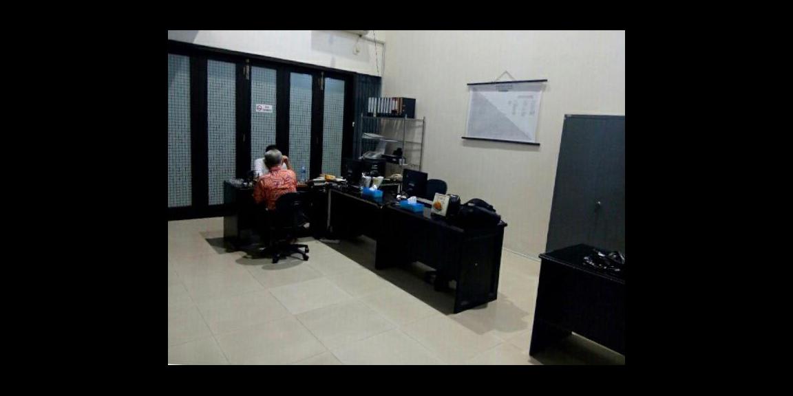 Jarang Ada! Jual Rumah Tengah Kota Gresik di Perumahan Sarmada Regency - Foto 004 Jarang Ada! Jual Rumah Tengah Kota Gresik di Perumahan Sarmada Regency - Foto 004