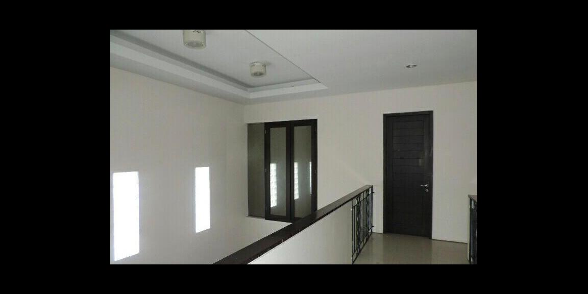 Jarang Ada! Jual Rumah Tengah Kota Gresik di Perumahan Sarmada Regency - Foto 006 Jarang Ada! Jual Rumah Tengah Kota Gresik di Perumahan Sarmada Regency - Foto 006