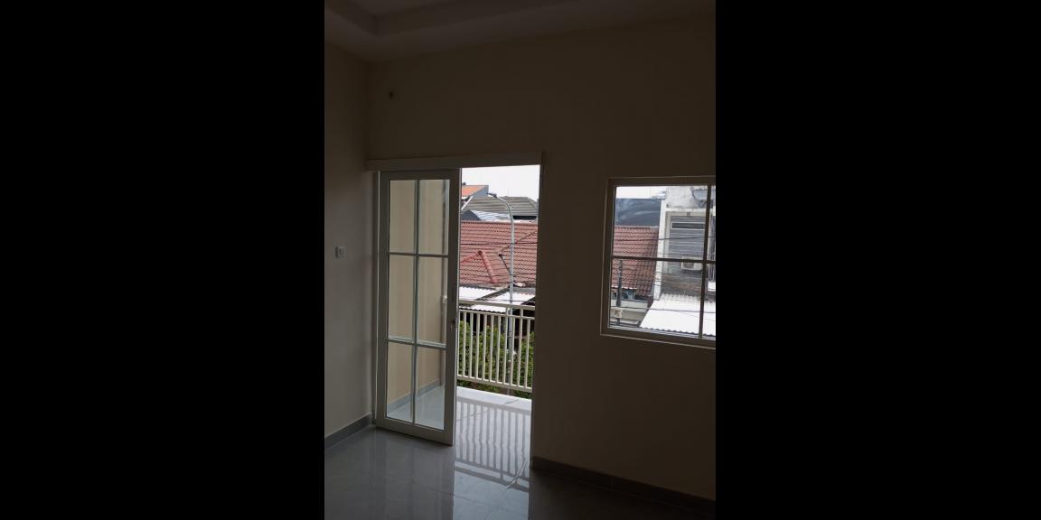 Rumah Baru Minimalis Modern Siap Huni Lokasi Mulyosari Surabaya Timur Rumah Baru Minimalis Modern Siap Huni Lokasi Mulyosari Surabaya Timur