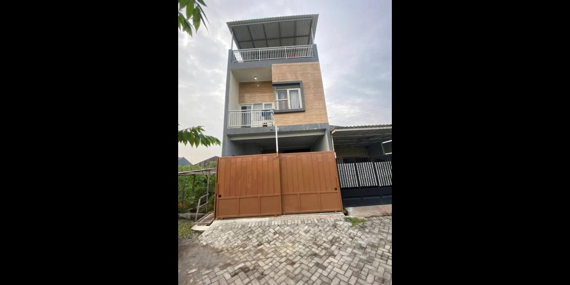Rumah Modern Minimalis 3 lantai Siap Huni Di Wonorejo Selatan Rungkut Surabaya Timur Rumah Modern Minimalis 3 lantai Siap Huni Di Wonorejo Selatan Rungkut Surabaya Timur