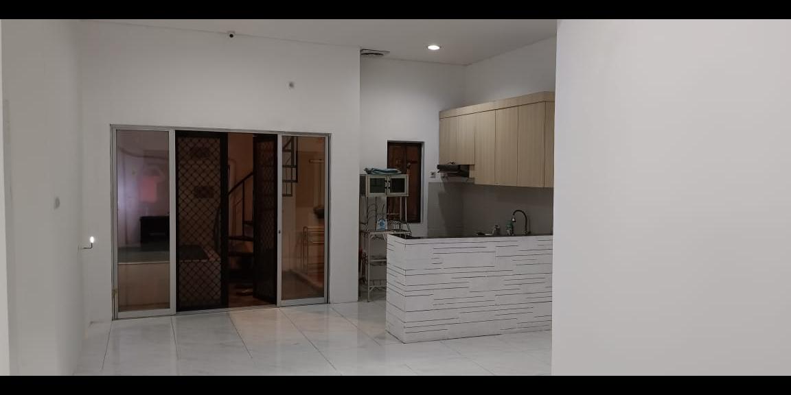 Dijual Rumah Siap Huni Baru Renovasi Strategis di Bukit Palma Citraland Surabaya Barat Dijual Rumah Siap Huni Baru Renovasi Strategis di Bukit Palma Citraland Surabaya Barat