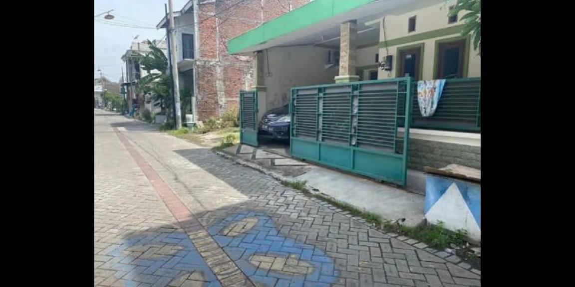 Rumah Dijual Siap Huni Lokasi Sangat Strategis Dekat Bandara Juanda Sidoarjo Rumah Dijual Siap Huni Lokasi Sangat Strategis Dekat Bandara Juanda Sidoarjo
