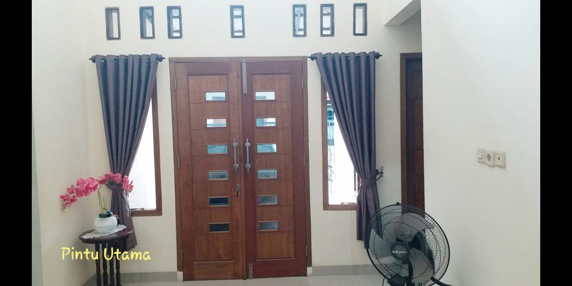 Rumah Dijual Murah Strategis Dekat Kampus UPH dan Lippo Mall Karawaci Tangerang Rumah Dijual Murah Strategis Dekat Kampus UPH dan Lippo Mall Karawaci Tangerang