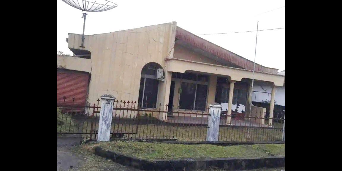 Rumah Dijual Murah Tanah Luas di Komplek Dangau Teduh Kota Padang  Rumah Dijual Murah Tanah Luas di Komplek Dangau Teduh Kota Padang