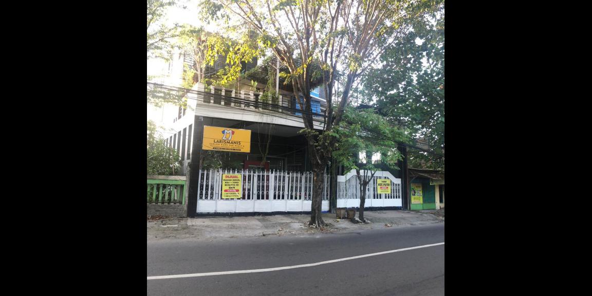 Rumah Dijual 3 Lt Plus Kost2an 24 Kamar dan Toko Strategis Dekat Alun-Alun Kota Kediri Rumah Dijual 3 Lt Plus Kost2an 24 Kamar dan Toko Strategis Dekat Alun-Alun Kota Kediri