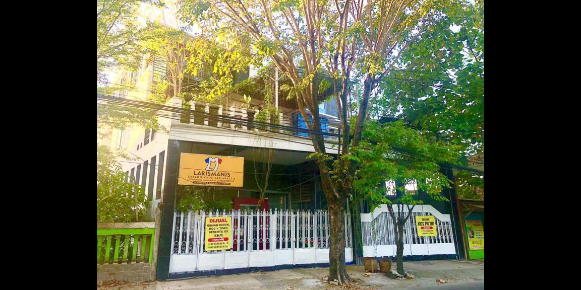 Rumah Dijual 3 Lt Plus Kost2an 24 Kamar dan Toko Strategis Dekat Alun-Alun Kota Kediri Rumah Dijual 3 Lt Plus Kost2an 24 Kamar dan Toko Strategis Dekat Alun-Alun Kota Kediri