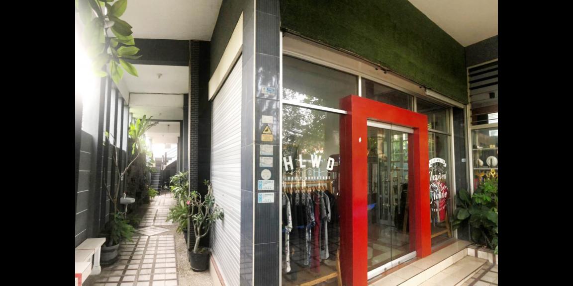 Rumah Dijual 3 Lt Plus Kost2an 24 Kamar dan Toko Strategis Dekat Alun-Alun Kota Kediri Rumah Dijual 3 Lt Plus Kost2an 24 Kamar dan Toko Strategis Dekat Alun-Alun Kota Kediri