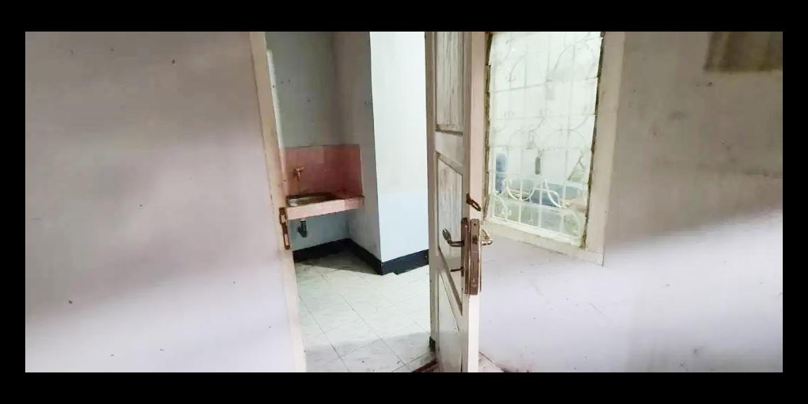 Rumah Dijual Siap Huni Lokasi Strategis Pinggir Jalan di Tengah Kota Palembang  Rumah Dijual Siap Huni Lokasi Strategis Pinggir Jalan di Tengah Kota Palembang