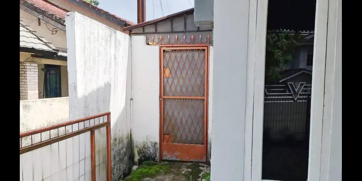 Rumah Dijual Siap Huni Lokasi Strategis Pinggir Jalan di Tengah Kota Palembang  Rumah Dijual Siap Huni Lokasi Strategis Pinggir Jalan di Tengah Kota Palembang