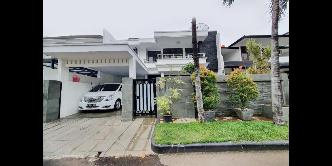 Dijual Rumah Mewah 2,5 Lantai di Rawamangun Dekat UNJ dan Kantor BPKP Pusat Dijual Rumah Mewah 2,5 Lantai di Rawamangun Dekat UNJ dan Kantor BPKP Pusat