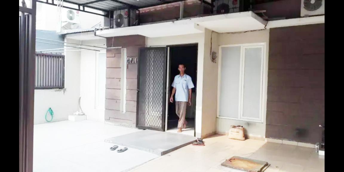 Rumah Dijual di Sidoarjo Dekat Lippo Plaza Sidoarjo, RSUD Sidoarjo, Alun-alun Sidoarjo, Stasiun Sidoarjo Rumah Dijual di Sidoarjo Dekat Lippo Plaza Sidoarjo, RSUD Sidoarjo, Alun-alun Sidoarjo, Stasiun Sidoarjo