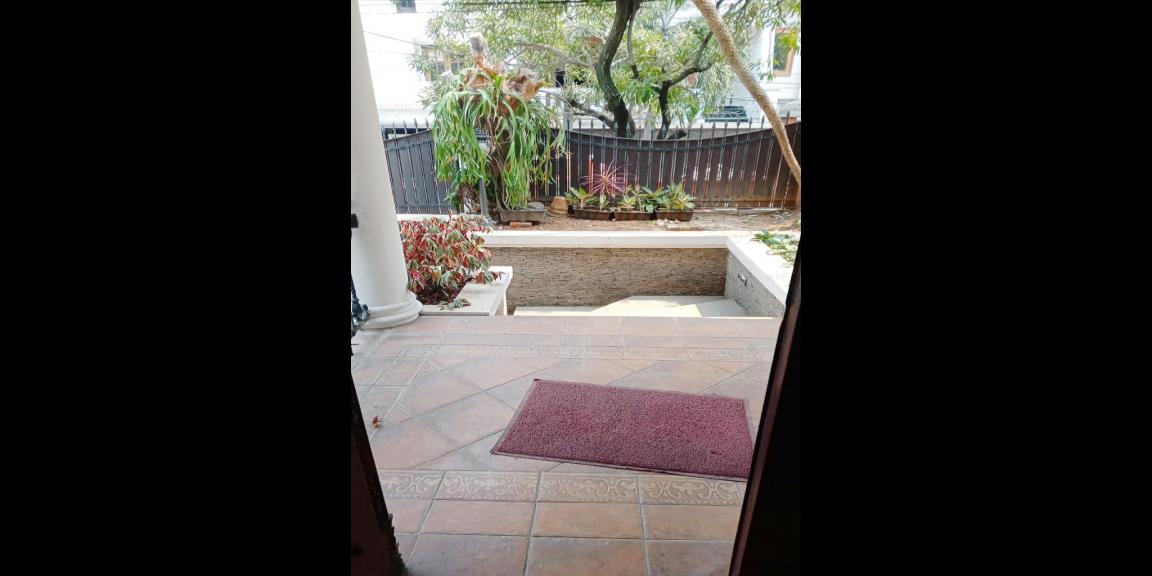 Sewa Rumah Mewah di Jl. Alam Segar 1 Dekat Pondok Indah Mall Jakarta Selatan Sewa Rumah Mewah di Jl. Alam Segar 1 Dekat Pondok Indah Mall Jakarta Selatan