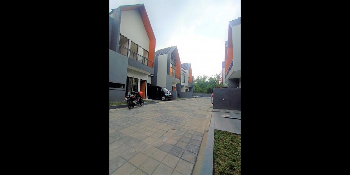 Rumah Siap Huni Mewah Murah 800 Jutaan dekat pintu tol Sawangan dan Stasiun Depok Rumah Siap Huni Mewah Murah 800 Jutaan dekat pintu tol Sawangan dan Stasiun Depok