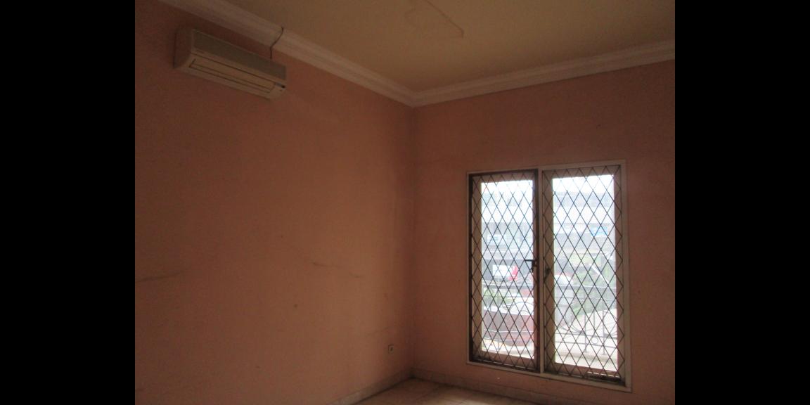 Rumah Puri Kembangan Pinggir Jalan Besar, Akses mudah kemana aja Rumah Puri Kembangan Pinggir Jalan Besar, Akses mudah kemana aja