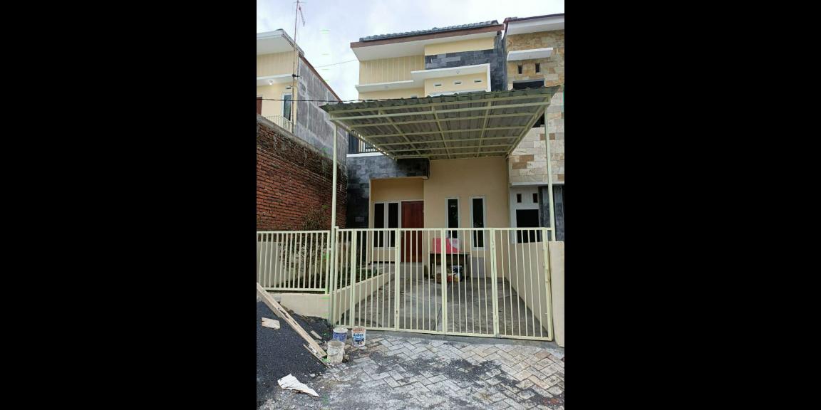 Perumahan mewah kota Batu 2 Lt type 70 Promo 465jt khusus 1 rumah saja pinggir jalan raya aspal. Perumahan mewah kota Batu 2 Lt type 70 Promo 465jt khusus 1 rumah saja pinggir jalan raya aspal.