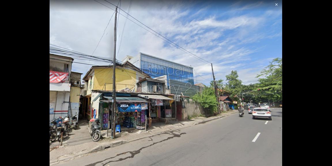 Dijual Rumah di pinggir jalan cocok untuk dijadikan RUKO. Dijual Rumah di pinggir jalan cocok untuk dijadikan RUKO.