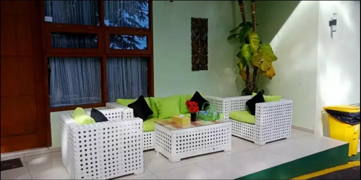 Villa / Rumah Nyaman & mewah, lokasi strategis & banyak bonus Villa / Rumah Nyaman & mewah, lokasi strategis & banyak bonus