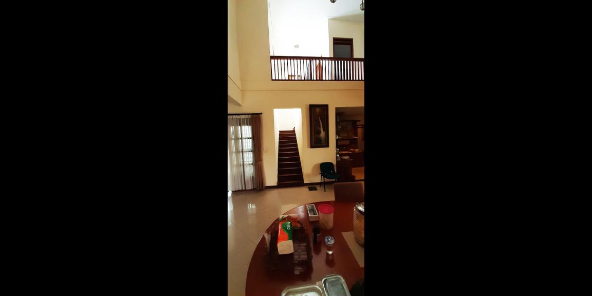 RUMAH DUA LANTAI KOTA BANDUNG RUMAH DUA LANTAI KOTA BANDUNG