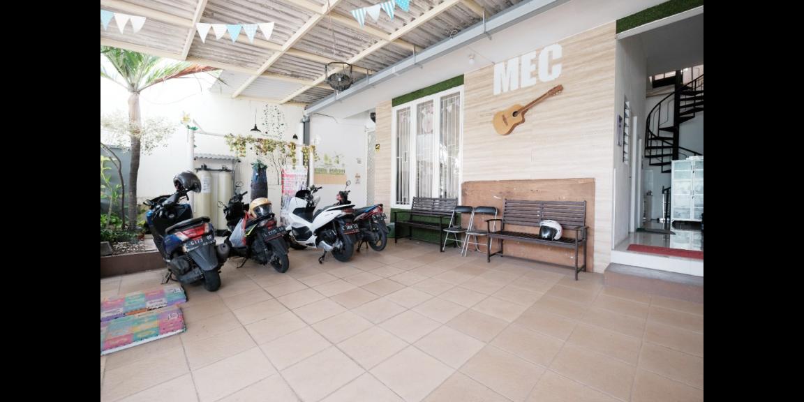 Sewa Ruang Kantor Bulanan di Rungkut Kota Surabaya Dekat Kampus UPN Veteran Surabaya Sewa Ruang Kantor Bulanan di Rungkut Kota Surabaya Dekat Kampus UPN Veteran Surabaya