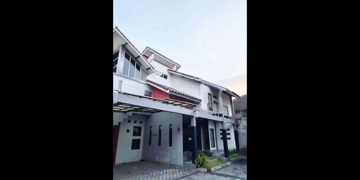 Sewa Rumah 2 Lantai Full Furnished Dekat Monjali dan Kampus UGM Yogyakarta Sewa Rumah 2 Lantai Full Furnished Dekat Monjali dan Kampus UGM Yogyakarta