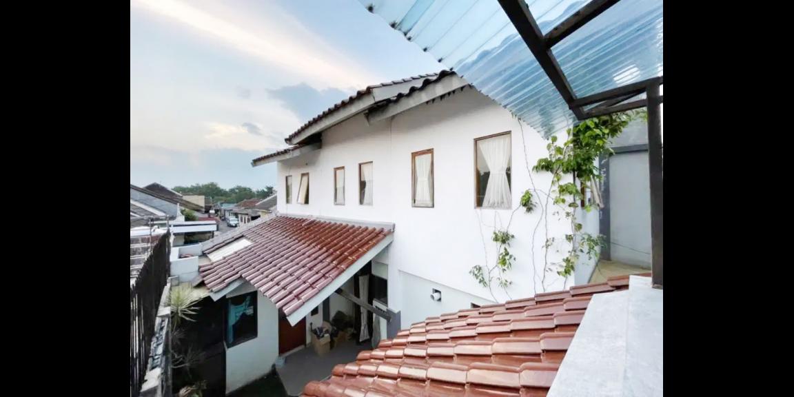 Sewa Rumah 2 Lantai Full Furnished Dekat Monjali dan Kampus UGM Yogyakarta Sewa Rumah 2 Lantai Full Furnished Dekat Monjali dan Kampus UGM Yogyakarta