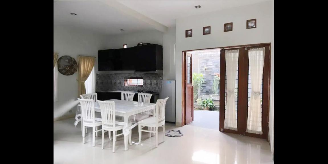 Sewa Rumah 2 Lantai Full Furnished Dekat Monjali dan Kampus UGM Yogyakarta Sewa Rumah 2 Lantai Full Furnished Dekat Monjali dan Kampus UGM Yogyakarta