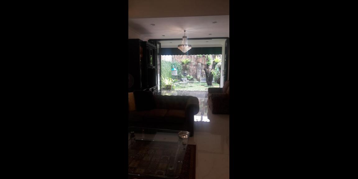 Sewa Rumah Mewah 2 Lantai Full Furnished Strategis di Kemanggisan Jakarta Barat Sewa Rumah Mewah 2 Lantai Full Furnished Strategis di Kemanggisan Jakarta Barat
