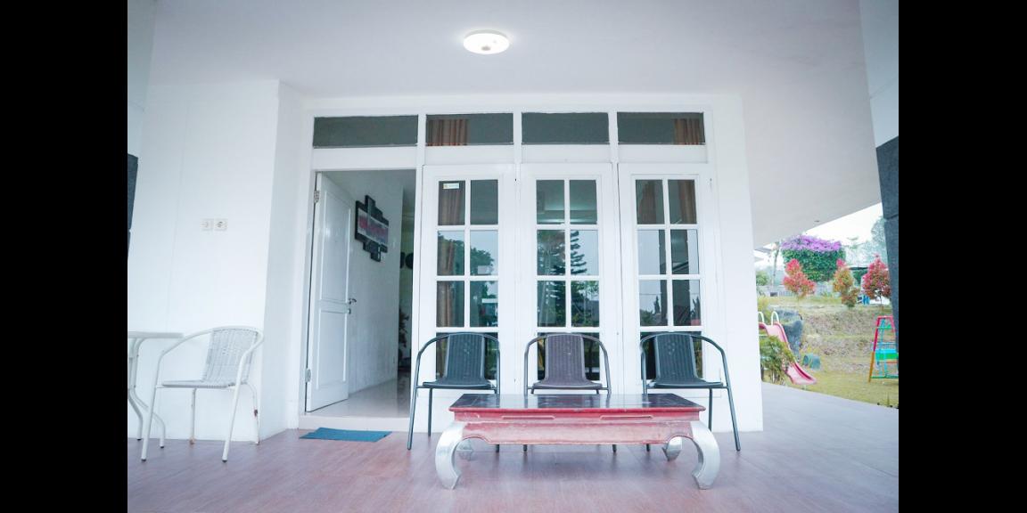 Sewa Villa di Cisarua Bogor Fasilitas Lengkap Dengan Kolam Renang Dekat Taman Safari Bogor, Kebun Teh Cisarua Sewa Villa di Cisarua Bogor Fasilitas Lengkap Dengan Kolam Renang Dekat Taman Safari Bogor, Kebun Teh Cisarua