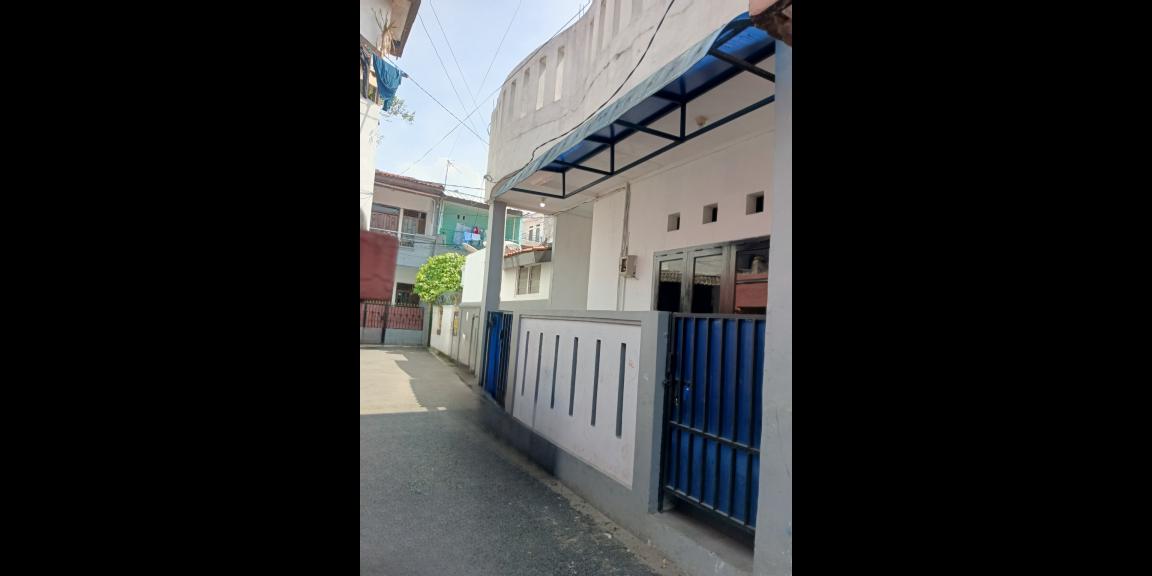 Dijual Rumah Kokoh di Otista, Jakarta Timur Dijual Rumah Kokoh di Otista, Jakarta Timur