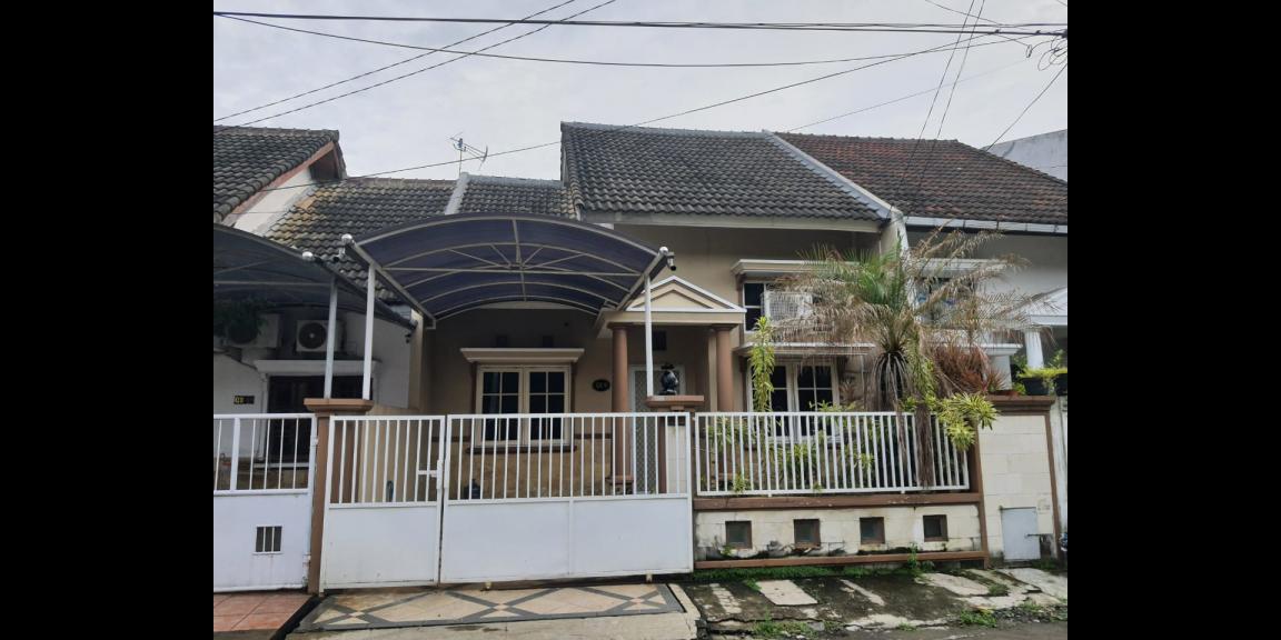 Rumah Taman Pondok Indah, Wiyung, Surabaya - Hommy & Cosy Rumah Taman Pondok Indah, Wiyung, Surabaya - Hommy & Cosy