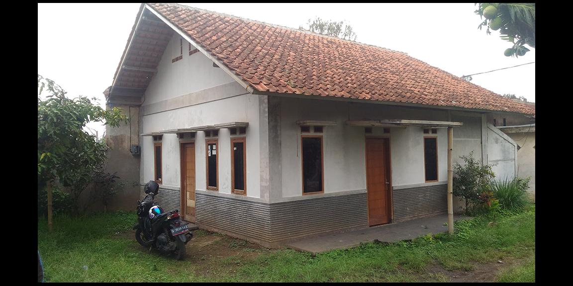 RUMAH DAN KOLAM PEMANCINGAN IKAN DI KAWASAN CIUMBULEUIT, BANDUNG RUMAH DAN KOLAM PEMANCINGAN IKAN DI KAWASAN CIUMBULEUIT, BANDUNG