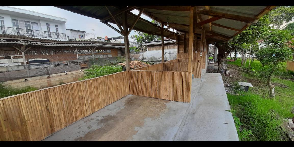 RUMAH DAN KOLAM PEMANCINGAN IKAN DI KAWASAN CIUMBULEUIT, BANDUNG RUMAH DAN KOLAM PEMANCINGAN IKAN DI KAWASAN CIUMBULEUIT, BANDUNG