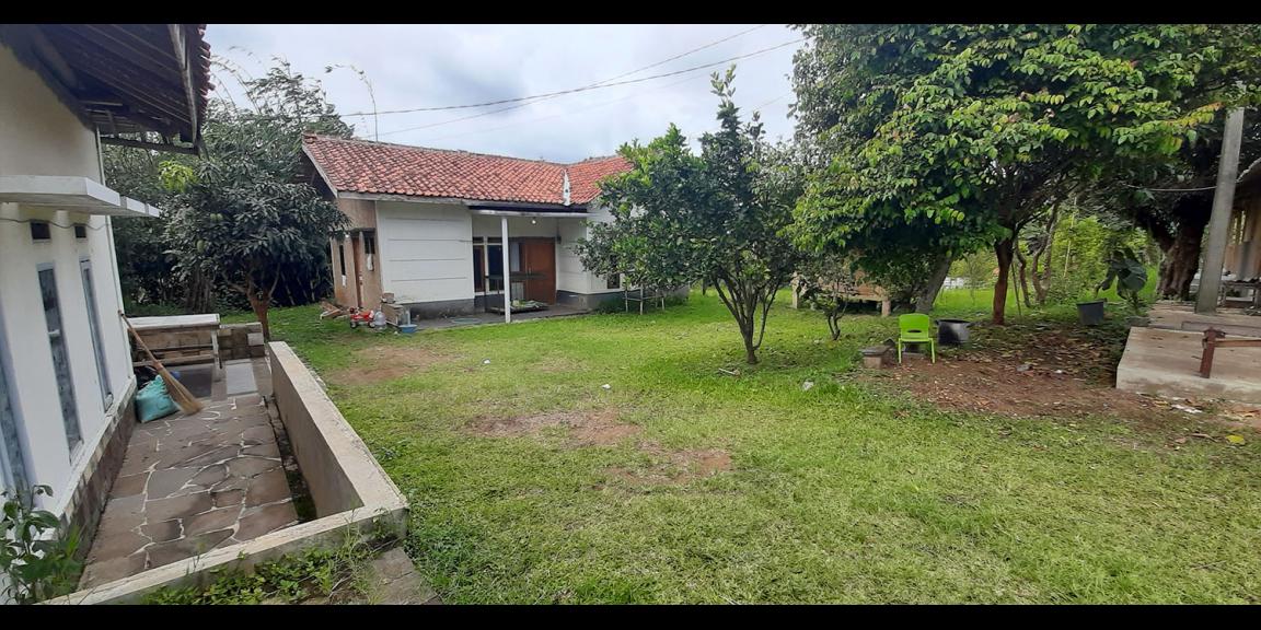 RUMAH DAN KOLAM PEMANCINGAN IKAN DI KAWASAN CIUMBULEUIT, BANDUNG RUMAH DAN KOLAM PEMANCINGAN IKAN DI KAWASAN CIUMBULEUIT, BANDUNG