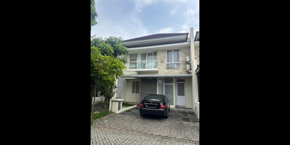 Dijual Rumah 2 Lantai di Royal Residence, Surabaya Dijual Rumah 2 Lantai di Royal Residence, Surabaya
