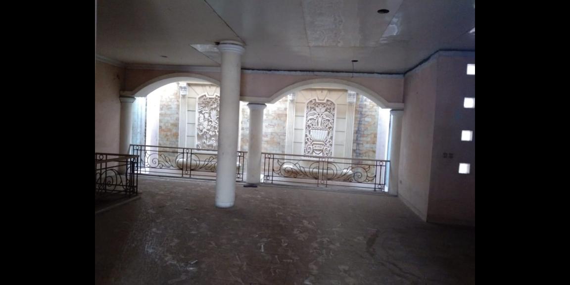 Rumah Luas Di Pinggir Jalan Rumah Luas Di Pinggir Jalan