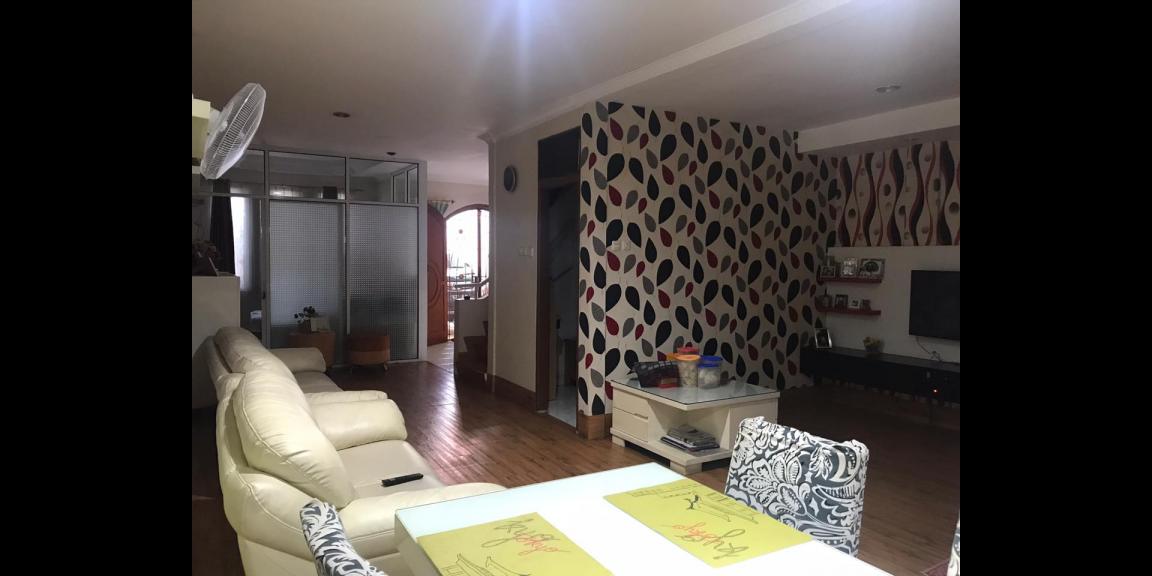 Jual Cepat Rumah Semi Furnished + Wallpaper Jual Cepat Rumah Semi Furnished + Wallpaper
